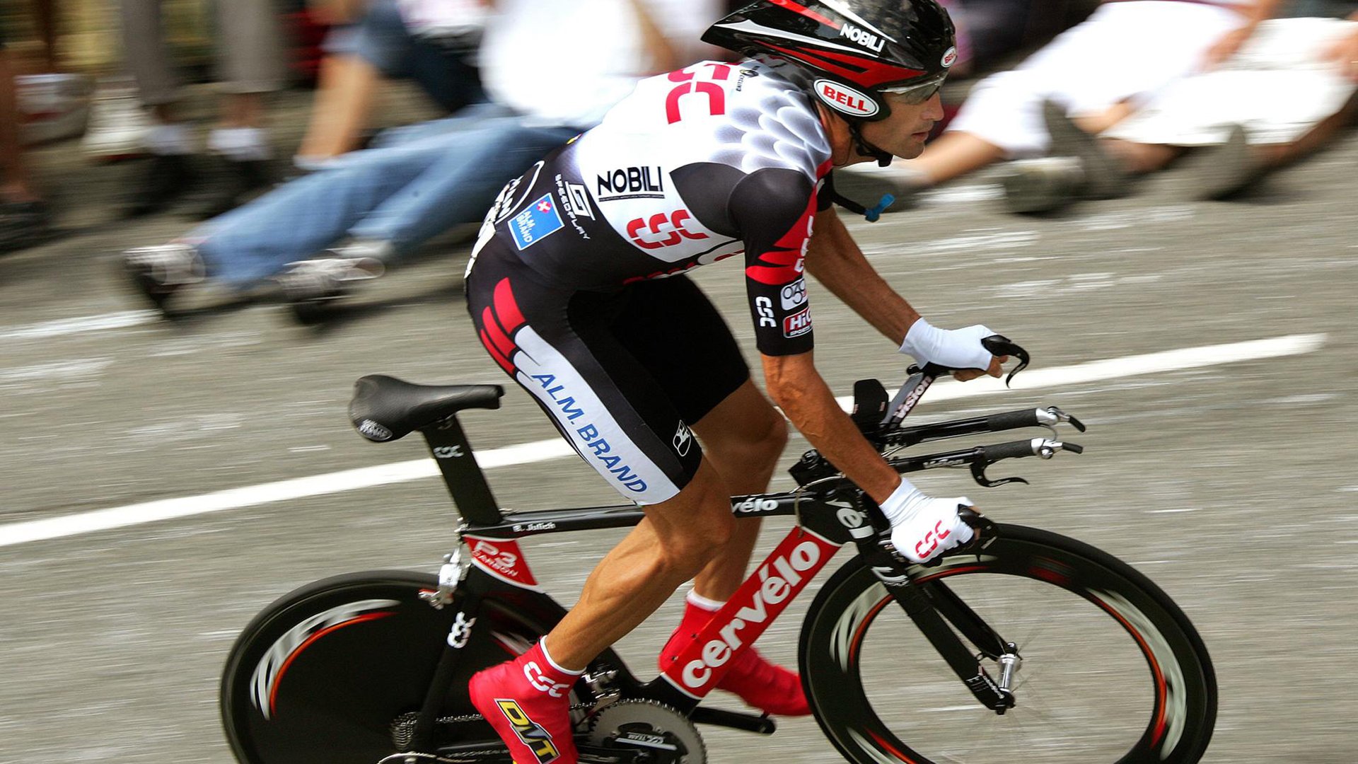 公牛主帅赞扬球队训练态度积极主动，公牛队介绍